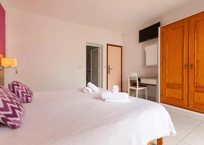 Hostal Marí San Antonio Abad
